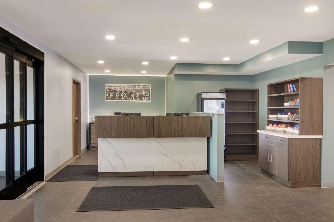 Sleep Inn & Suites Clarion, Pa Near I-80 ภายนอก รูปภาพ