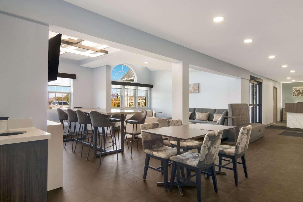 Sleep Inn & Suites Clarion, Pa Near I-80 ภายนอก รูปภาพ