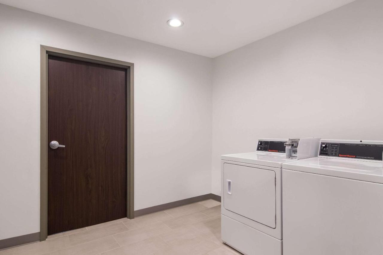Sleep Inn & Suites Clarion, Pa Near I-80 ภายนอก รูปภาพ